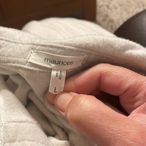 Size large Maurice’s button down shirt - Picture 6 of 7